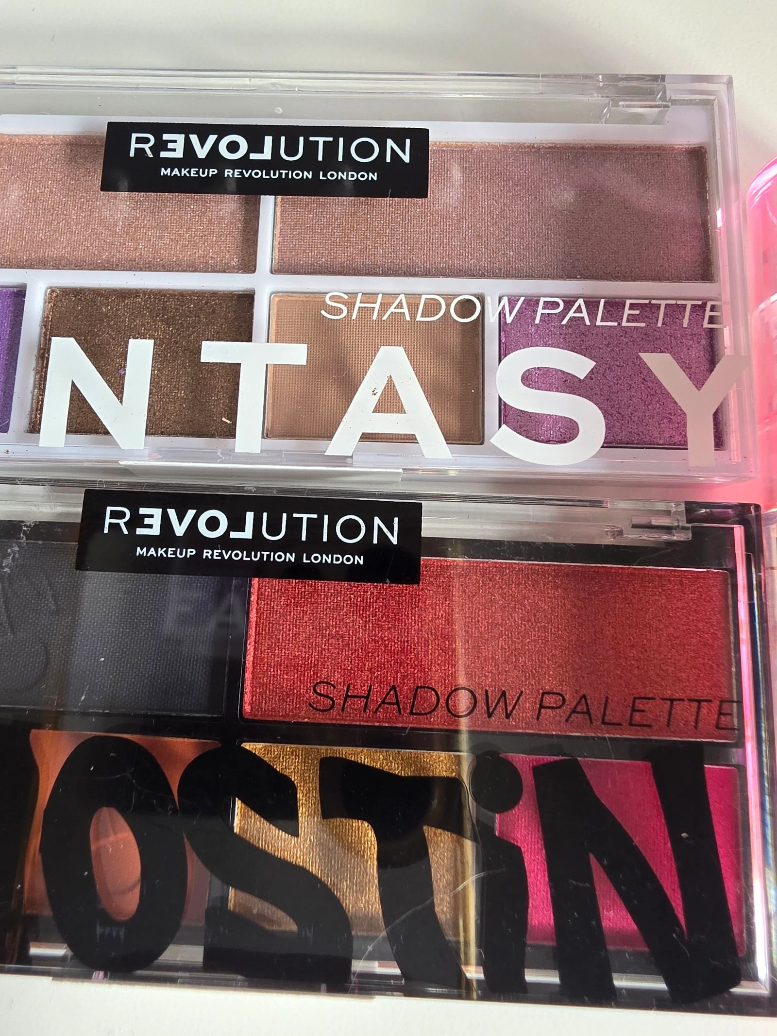 Make-up lot 2 paletten / Lip Oil / Bodyglitter | Revolution – photo 5